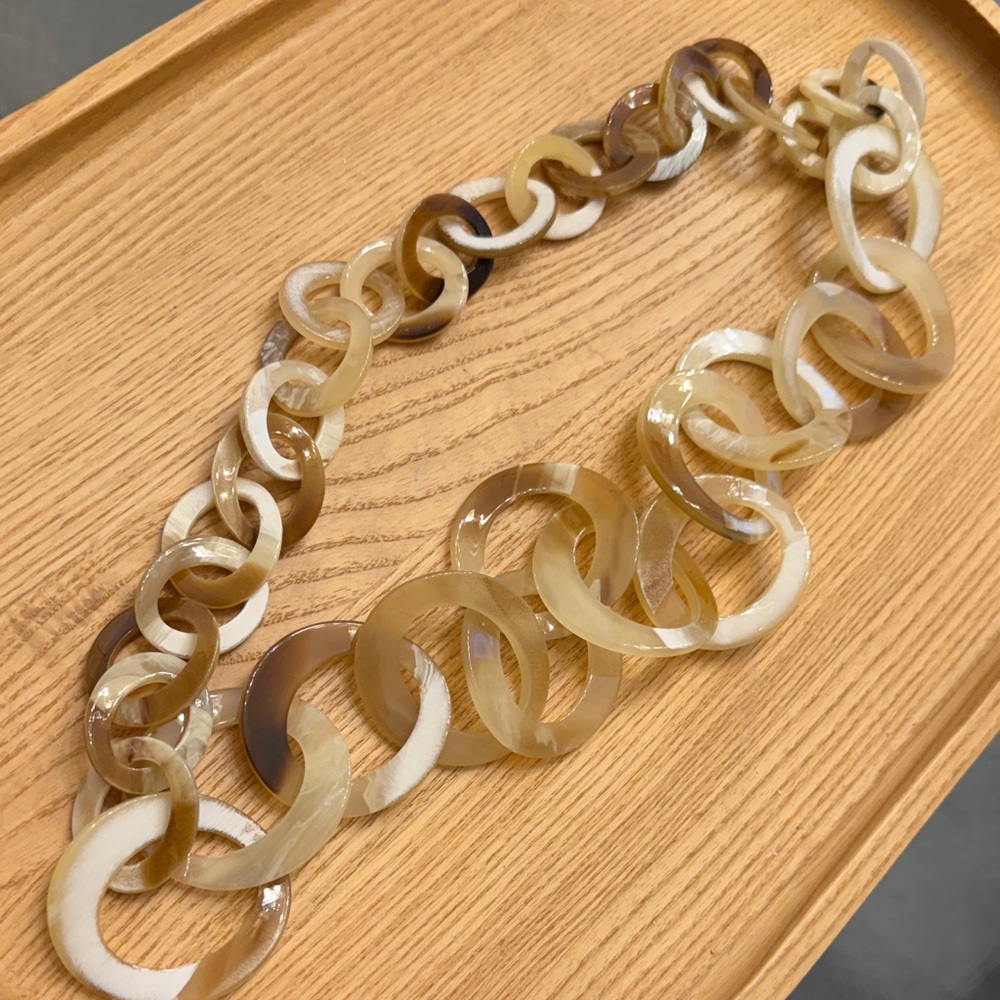 Neutral Link Resin Necklace - Stylish Women's Jewelry